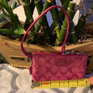 Coach signatures fabric in pink